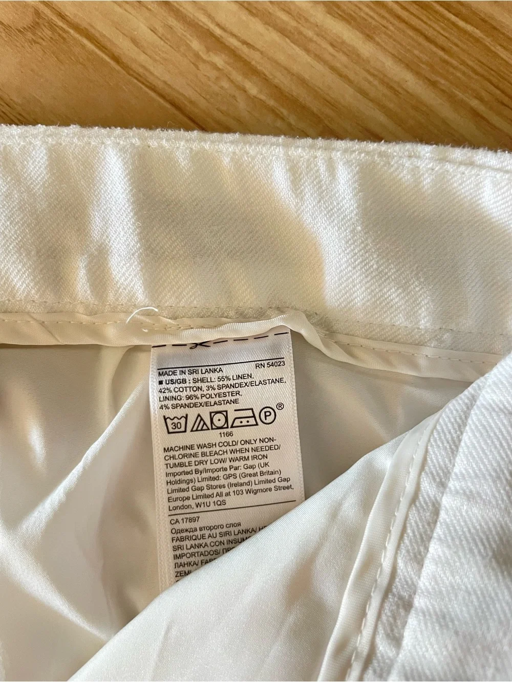 Banana Republic lightweight white